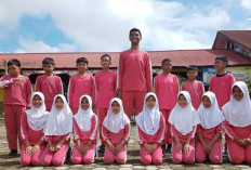 VIRAL Anak SD 2 Meter di Kerinci Ini Jadi Sorotan, Masih 12 Tahun Sudah Tinggi Menjulang Sampai Susah Cari Size Pakaian dan Sepatu 