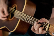 Lirik Lagu dan Kunci Gitar Thomas Arya Ku Puja Puja yang Viral di TikTok Jadi Sound Jedag-Jedug Kane 