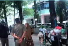 Lakukan Penertiban, Satpol PP dan Pedagang Kaki Lima Terlibat Cekcok Hingga Ancam Pakai Pisau ke Petugas