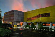 Diduga Bermula dari Ledakan, Kantor BPN Karawang Kebakaran Rabu Malam