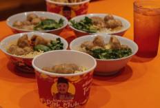 Harga Menu Waroeng Bakso Pak Muh Viral Ada Aneka Varian Bakso Mulai Dari Mercon, Keju, Hingga Urat 