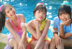 5 Potret JKT48 yang Tampil Fresh Pakai Bikini di MV Baru Lagu Ponytail dan Shu Shu Dengan 20 Member 