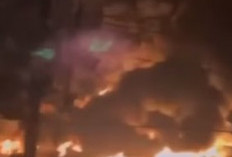 Video Detik-Detik Kebakaran di Pabrik Busa Cirebon, Ledakannya Mengerikan!