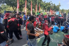 Demo Hari Ini 27 Agustus: Ribuan Massa Kepung DPR Desak Pengesahan RUU Perampasan Aset