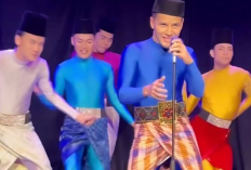 Viral Aliff Syukri Pakai Baju Melayu Super Ketat di Video Klip Cak Cun Cak Raya, Netizen : Rusak Budaya Malaysia!