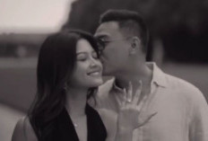 Romantis di Prancis! Yoriko Angeline Resmi Dilamar Sang Kekasih Aldio Oekon, Dikenal Jarang Umbar Kemesraan