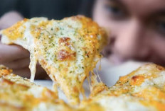 Harga Menu Pie Supreme Cheese Domino's Pizza Viral di TikTok, Isian Melimpah dengan Keju yang Lumer!