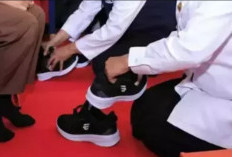 Anggaran Sepatu Sekolah Rakyat Rp27 Miliar Tuai Kontroversi, Gus Ipul Siap Lapor KPK dan Diaudit!